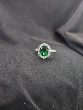 Elegant Emerald Gemstone Sterling Silver Ring